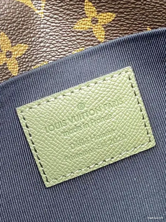 LOUIS VUITTON STEAMER POCHETTE VOYAGE 0402